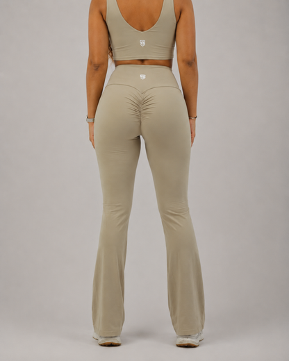 CurveFlow Flare Leggings - Solid Athletics