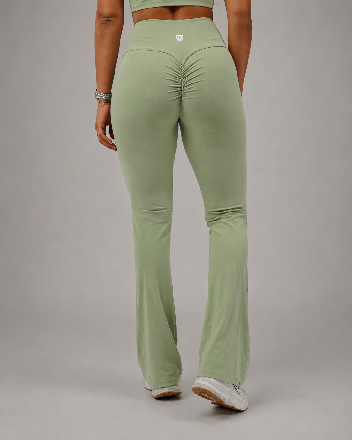 CurveFlow Flare Leggings - Solid Athletics