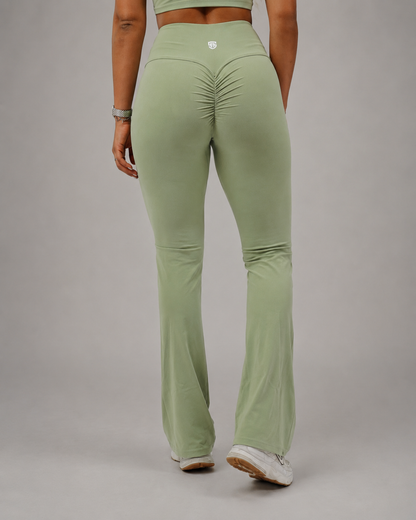 CurveFlow Flare Leggings - Solid Athletics