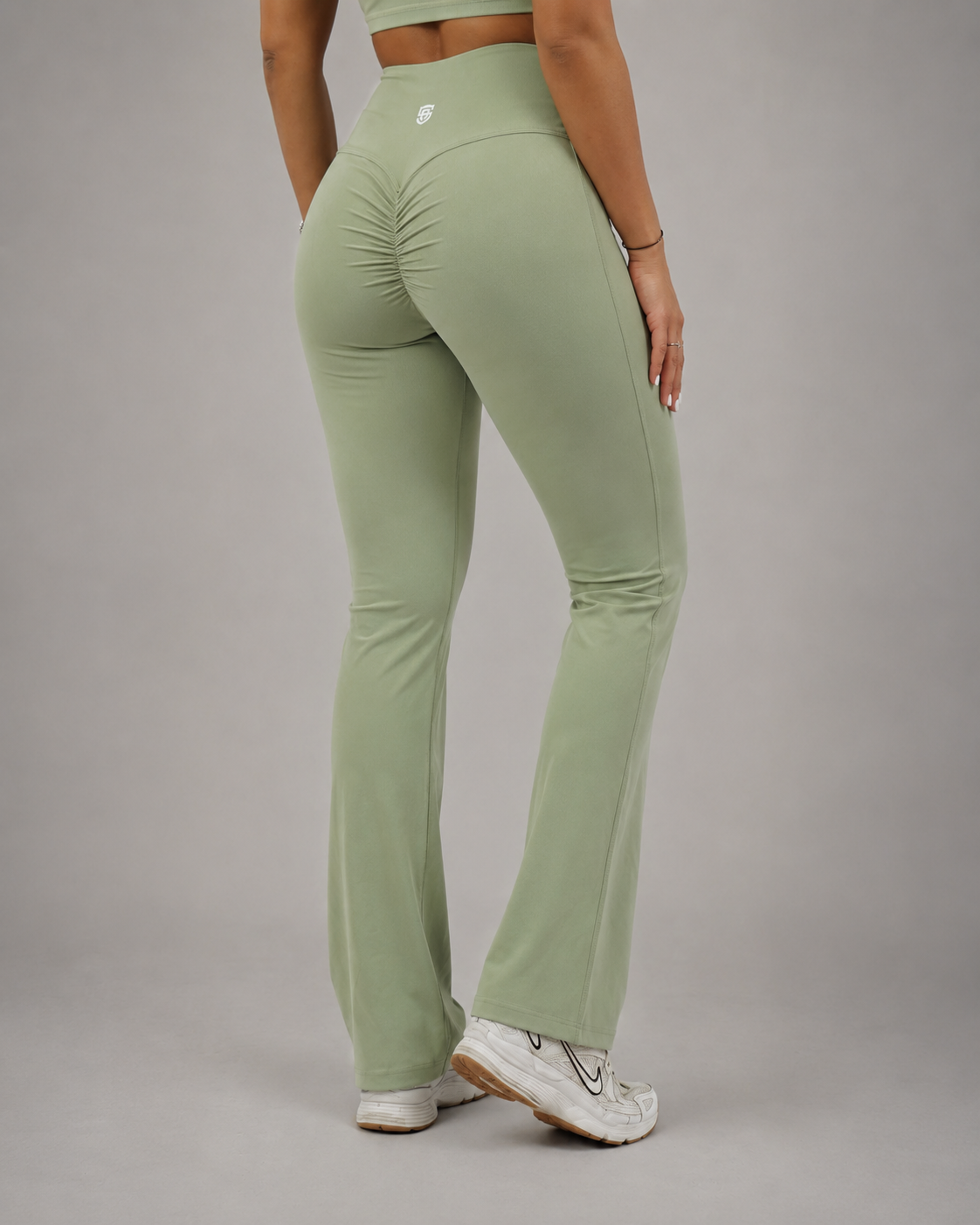 CurveFlow Flare Leggings - Solid Athletics